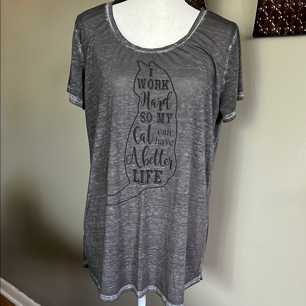 Maurice’s Gray Graphic Cat Tee